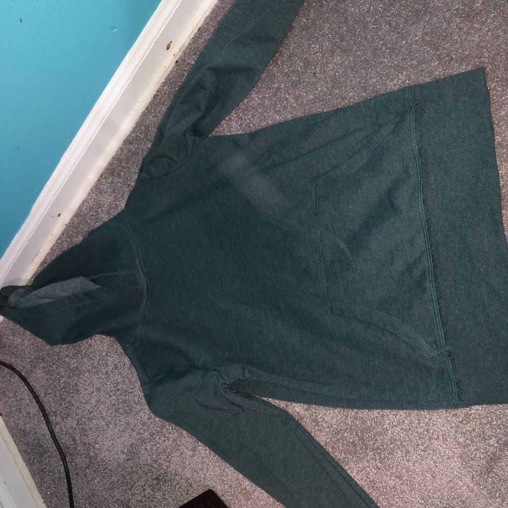 Green pullover hoodie size small